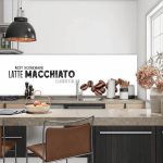 Best Homemade Latte Macchiato spatwand DW4401 met typografie en koffiebonen op witte achtergrond