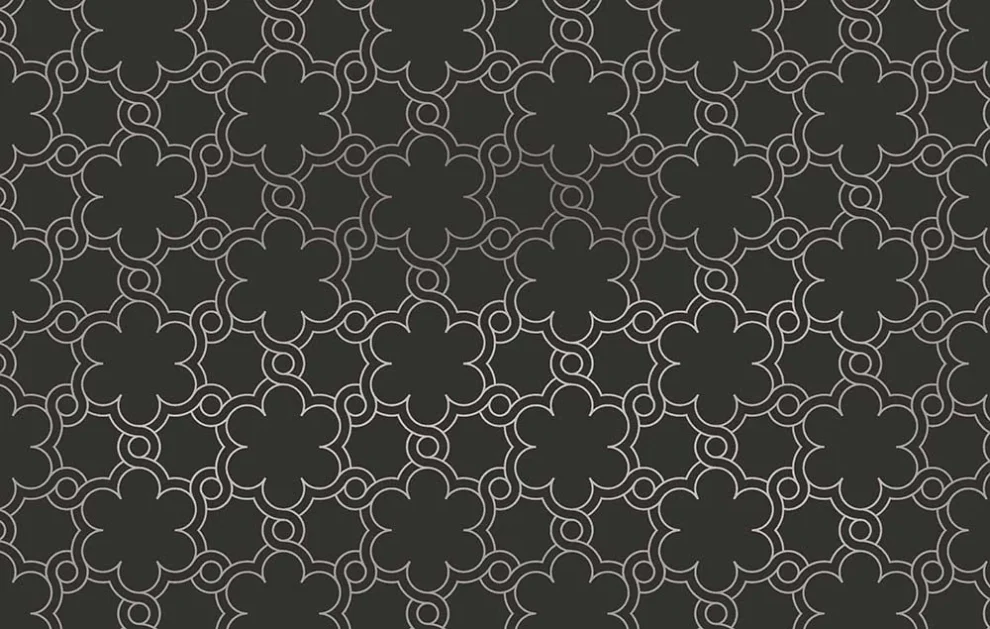 Casablanca Dark Zilver spatwand DW446106 met quatrefoil-patroon in zilverlijnen op antraciet achtergrond