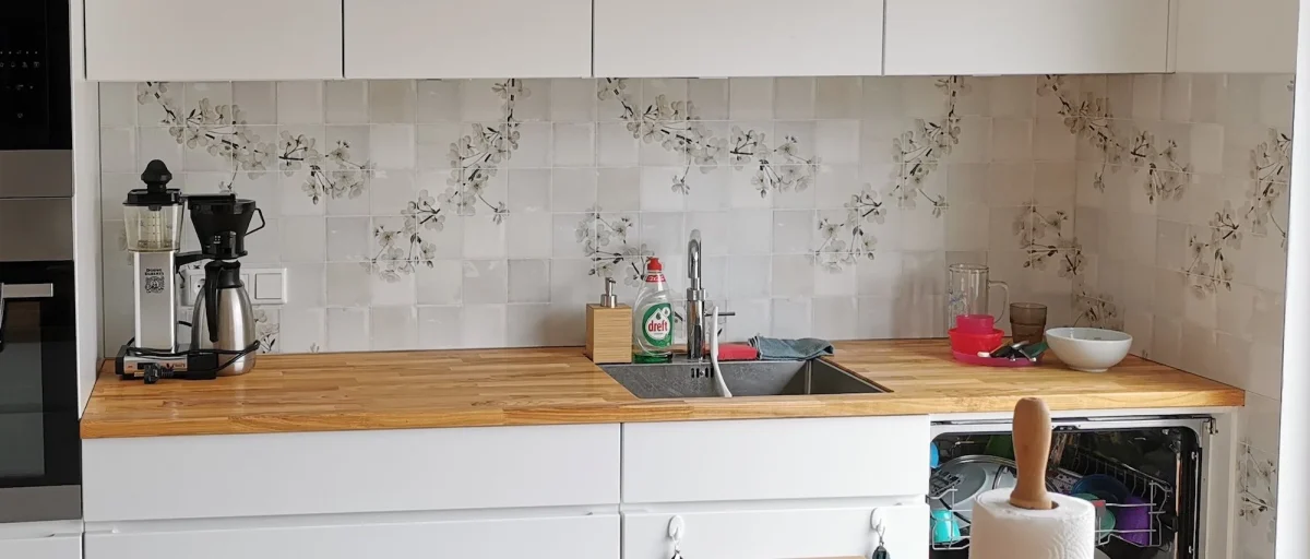 Antikes Fliesendesign mit Blossom