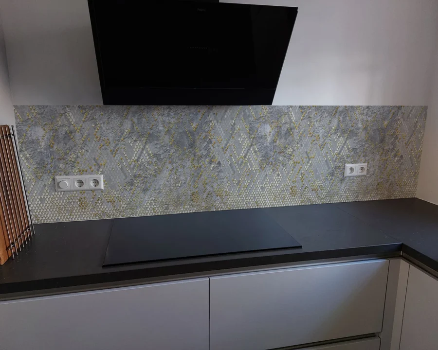 Mosaik-Fischgrät-Küchenrückwand DW1053 in Grau-Gold-Tönen mit verwittertem Naturstein-Effekt