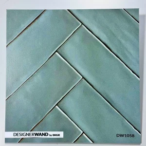 Staaltje 20x20 cm van Groene Visgraat Tegel spatwand DW1058 in zeegroen herringbone