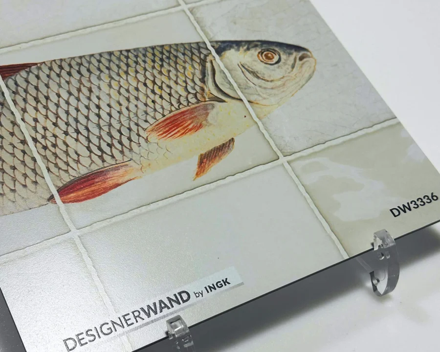 20x20 cm Muster der DW3336 Küchenrückwand mit antiker Fliesenoptik und Fischmotiv