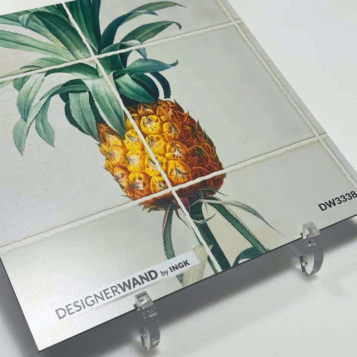 20x20 cm Muster der DW3338 Küchenrückwand mit antikem Fliesenhintergrund und botanischer Ananas