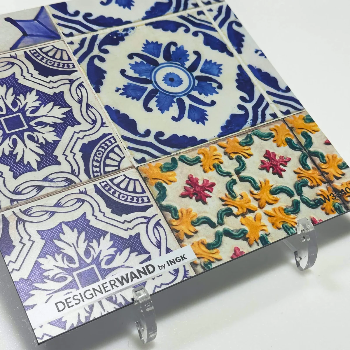 Échantillon 20x20 cm de la crédence DW3340 aux motifs azulejo portugais bleu orange et blanc