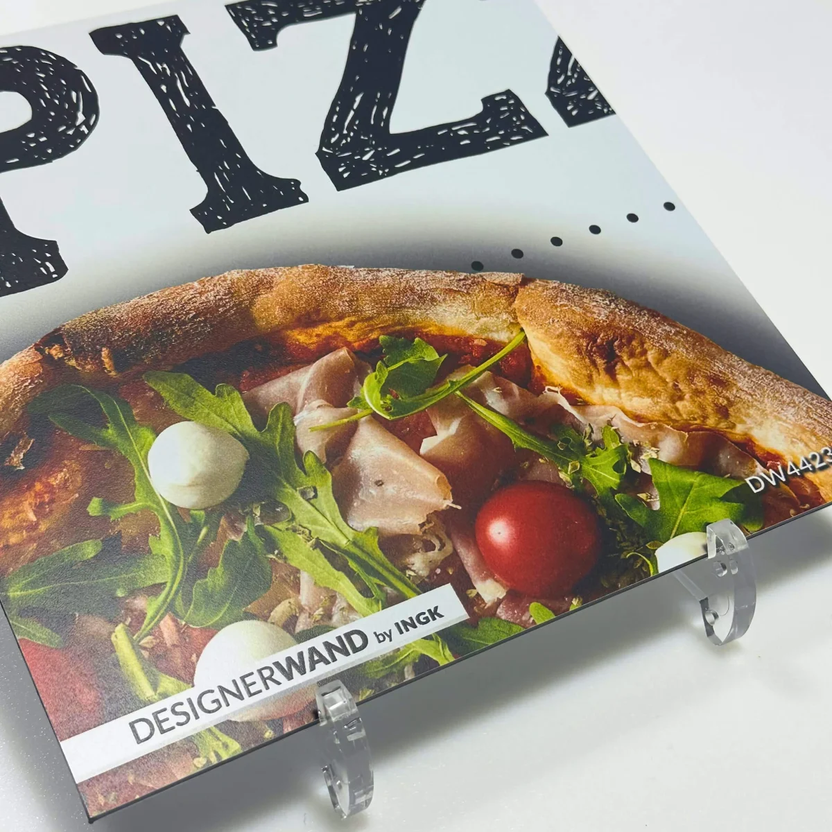 DW4423 Küchenrückwand-Muster mit Pizzen und italienischen Illustrationen auf weißem Hintergrund