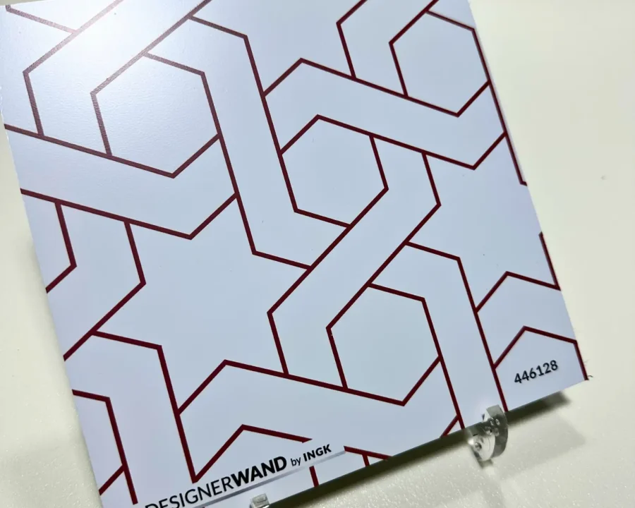 Küchenrückwand Muster Granada Roségold mit geometrischem spanisch-maurischem Flechtmuster in zartrosa Metallic auf Weiß