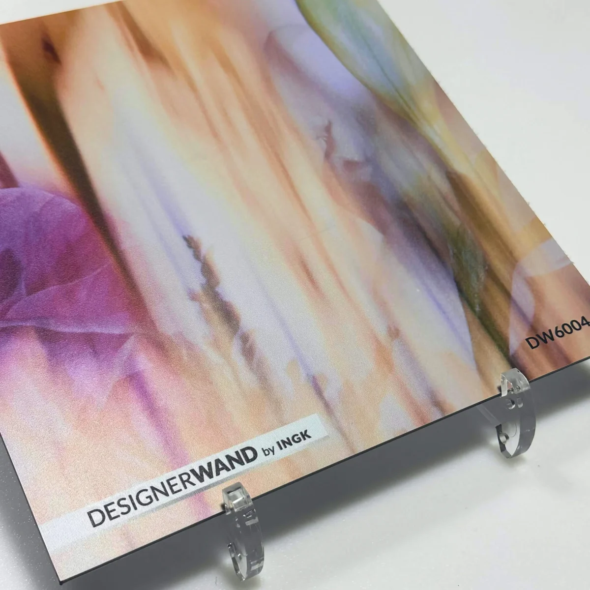 20x20 cm sample of DW6004 backsplash with watercolour flowers in pink, purple and red on light background