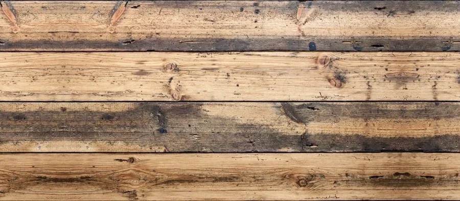 Crédence en bois DW6011 avec de larges planches rustiques et nœuds dans des tons bruns chaleureux