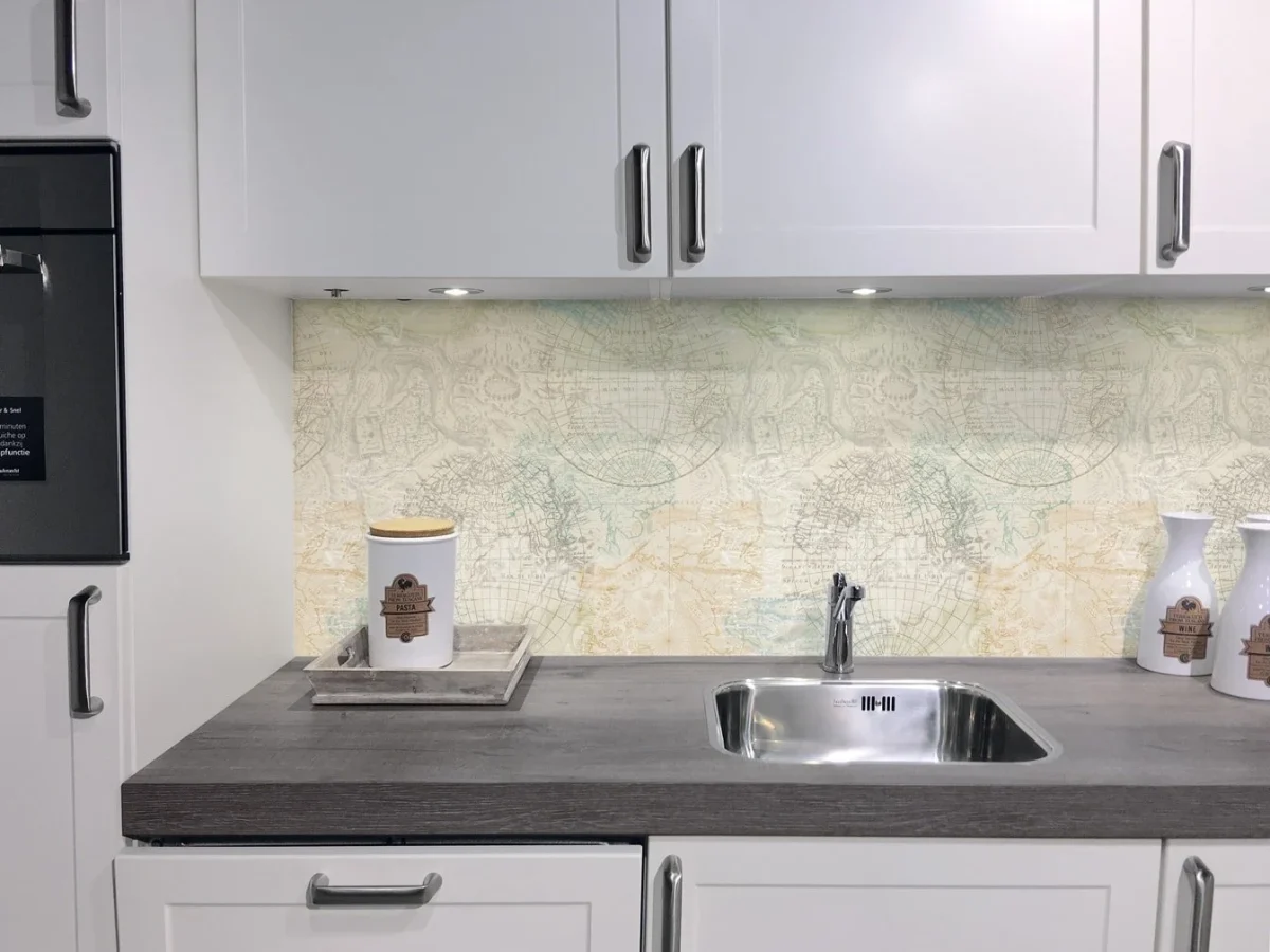Backsplash with print - Vintage Globe Map