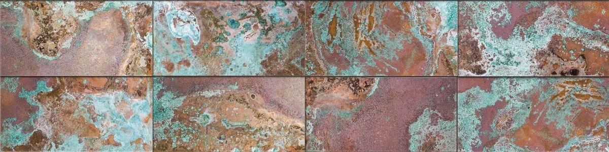 Oxidised copper backsplash DW7065 with oxidation patterns in copper red turquoise and rust brown