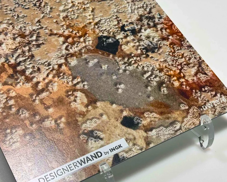 Muster der DW7376 Küchenrückwand mit verwittertem Stuck, Mosaikfragmenten und Terrakotta-Fliesen