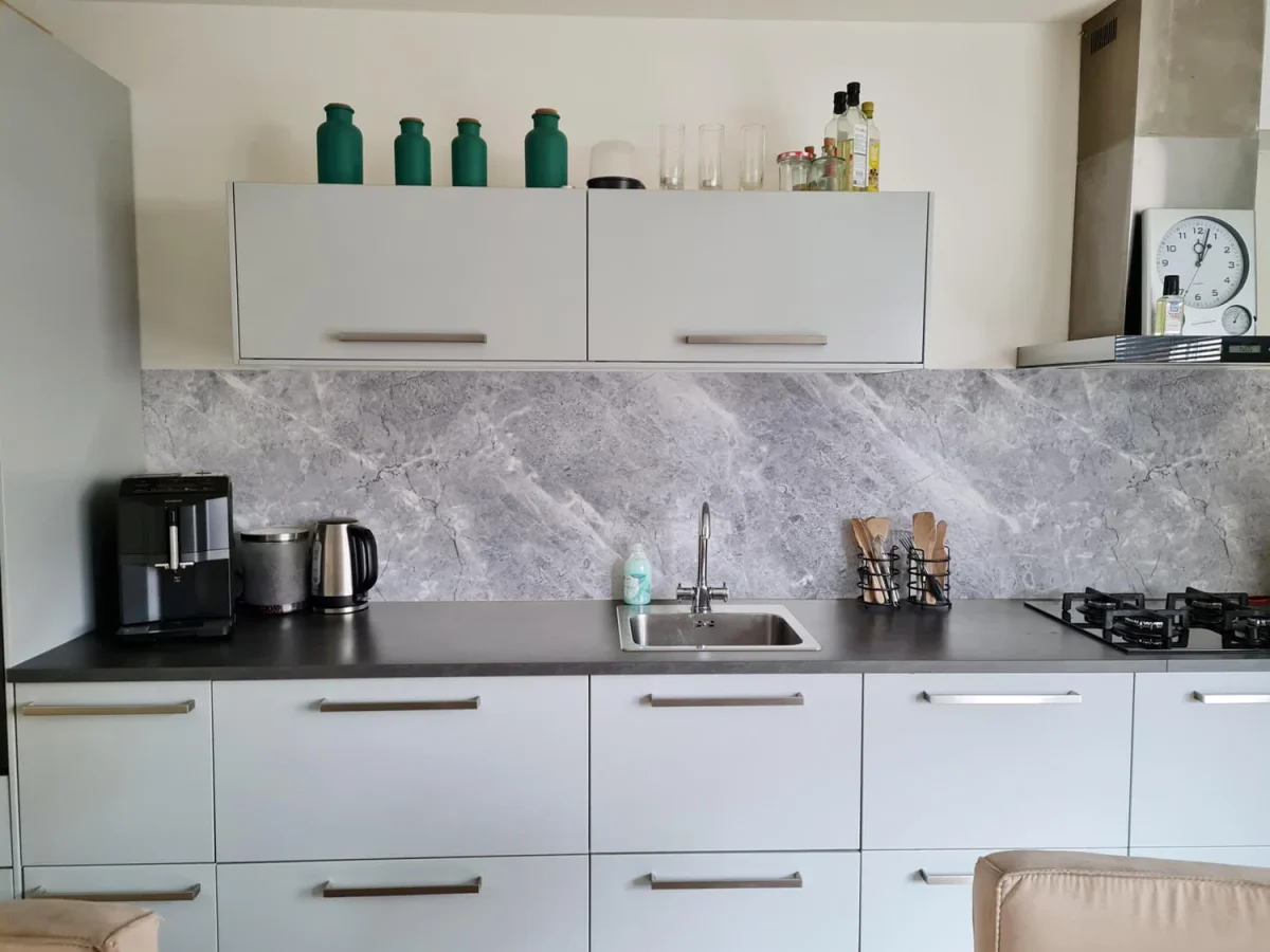 Grijze marmer spatwand DW8611 voor keuken achterwand