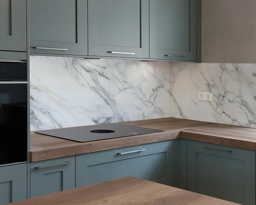 Wit marmeren spatwand met gouden aders DW8612