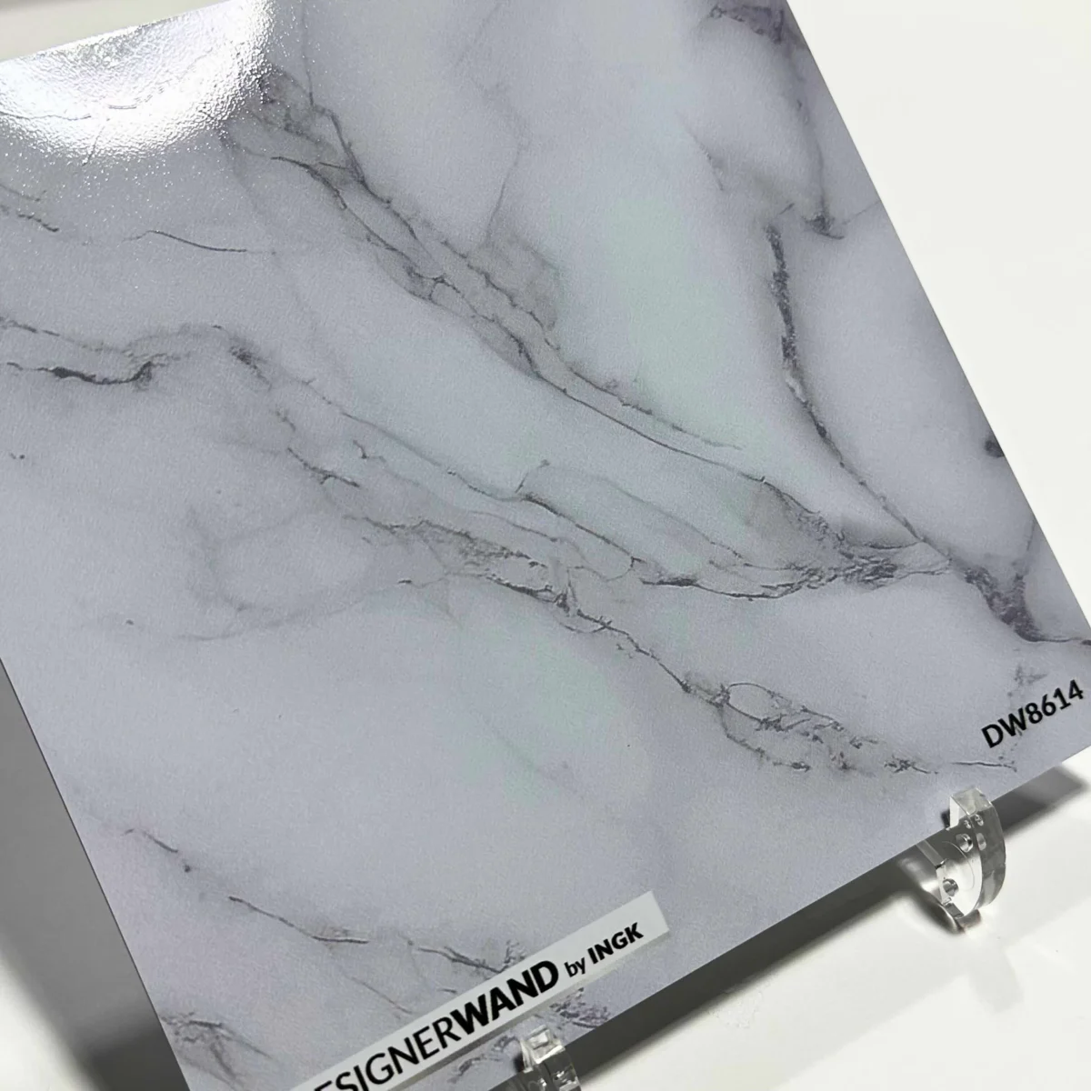 Échantillon de crédence DW8614 Marbre Gris Clean au subtil motif marbre gris clair