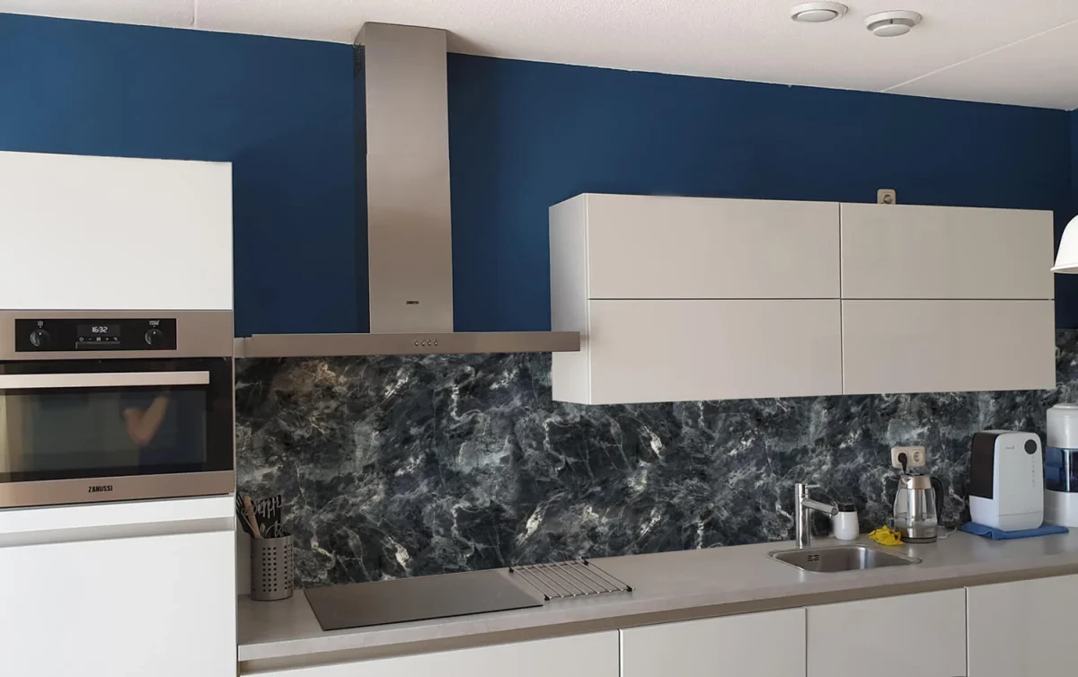 Donker blauw-grijs marmeren spatwand DW8619 voor keuken