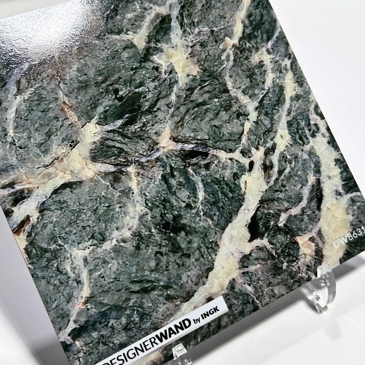 Staaltje 20x20 cm van Groen Marmer spatwand DW8631 met smaragdgroene adertekening