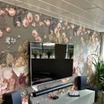 Behang INK7585 in de woonkamer achter de tv op de muur