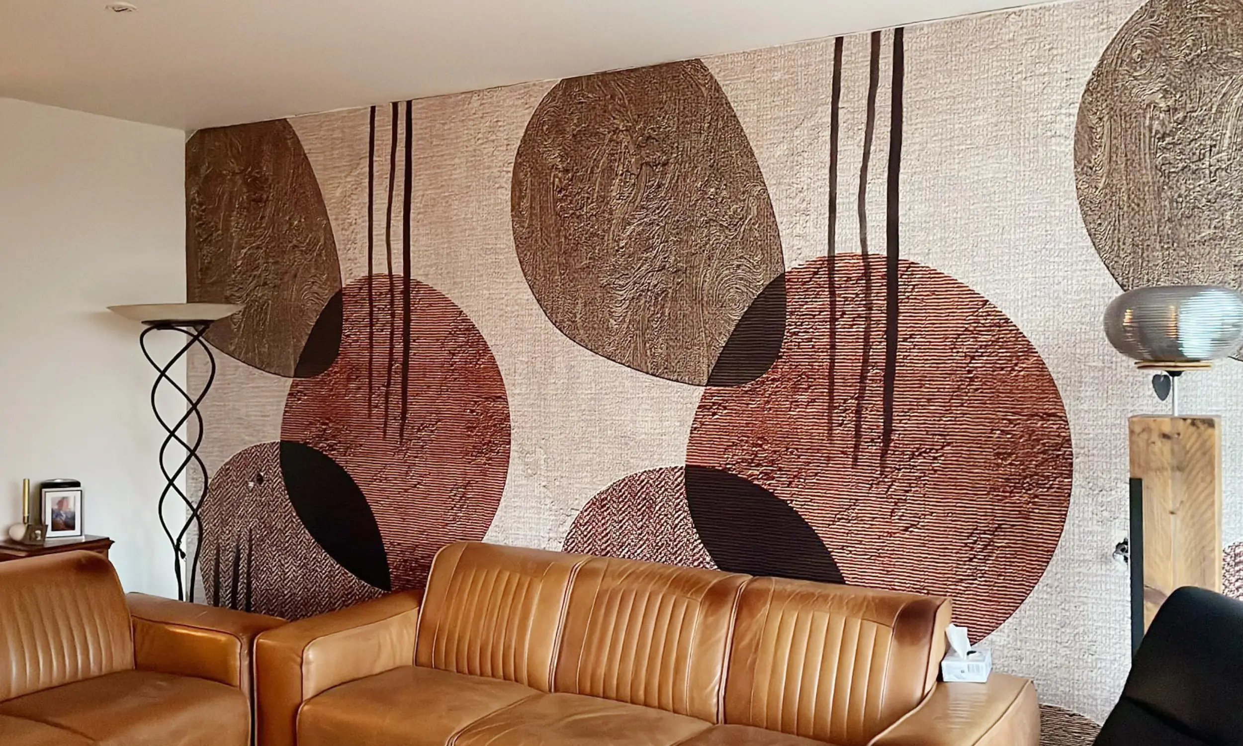 INK7853 Boho behang in de woonkamer bij een klant. Op maat gemaakt vliesbehang.