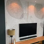 Boho behang achter de tv op de muur