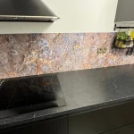 Combineert prachtig met donkere keukenkasten en marmerlook blad