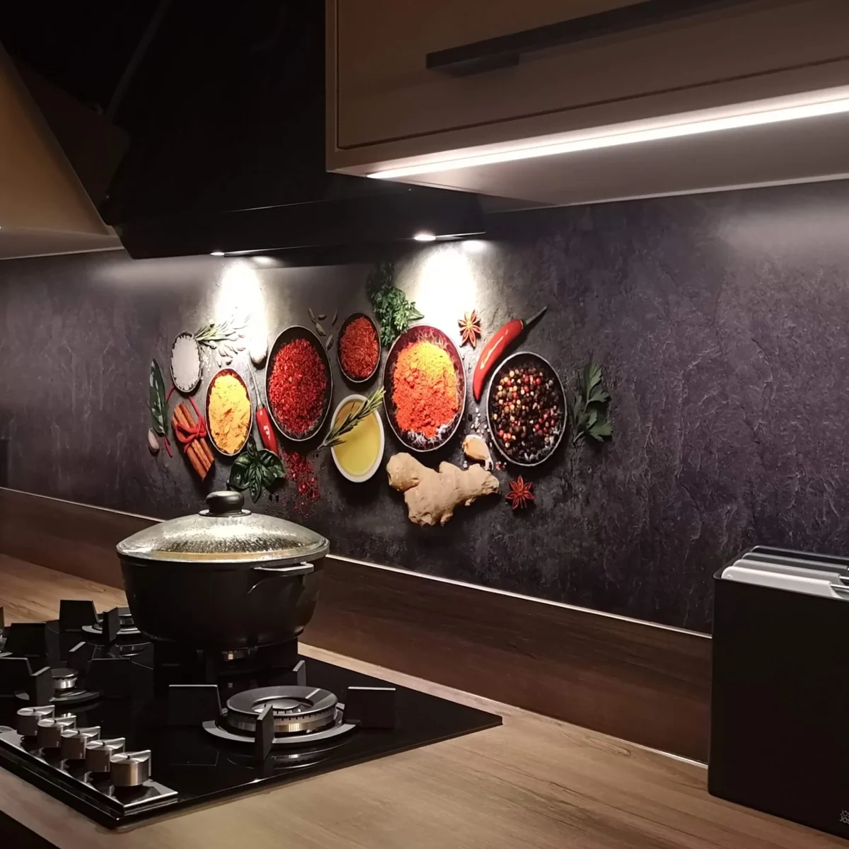 Kitchen splashback - Herb pots