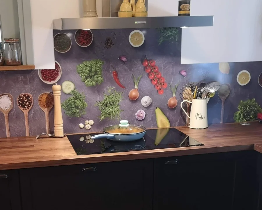 Spices and Herbs Slates spatwand DW4411 met verse kruiden specerijen en groenten op leisteen achtergrond