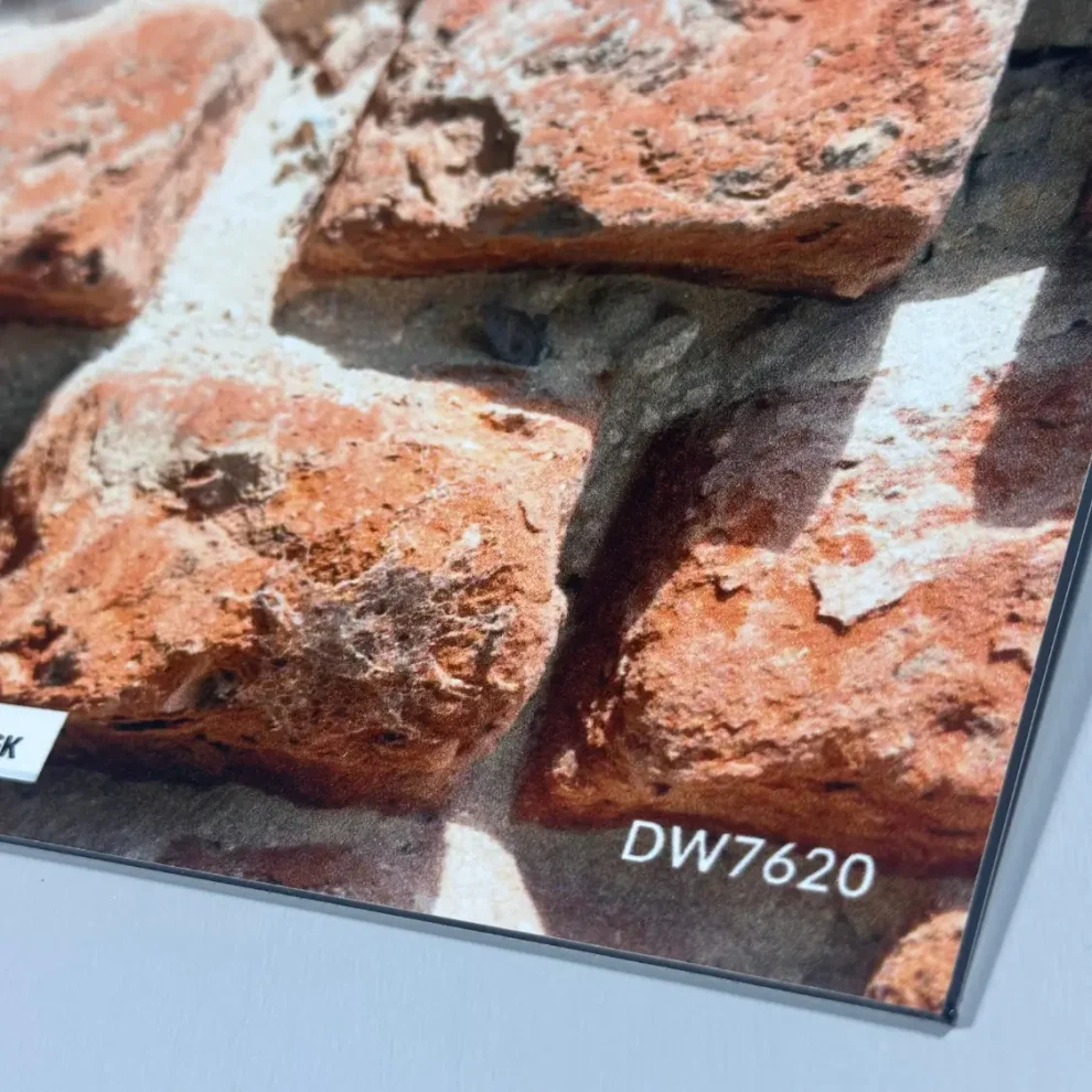 Muster DW7620 Küchenrückwand mit warmer Backsteinwand-Optik und realistischer Textur