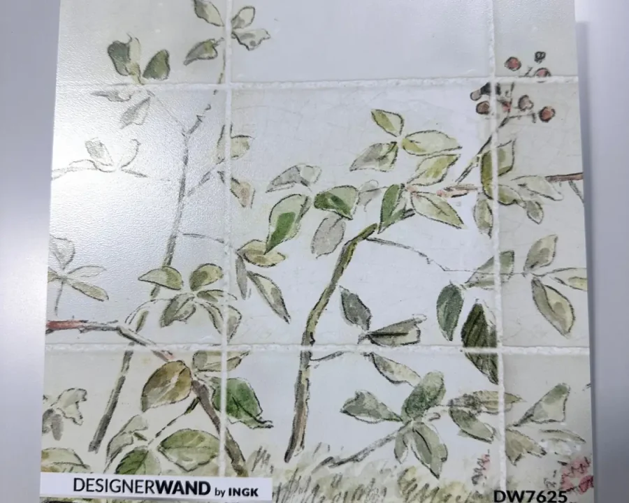 Échantillon crédence DW7625 avec tableau de fleurs sauvages et design carrelage antique en vert et rouge