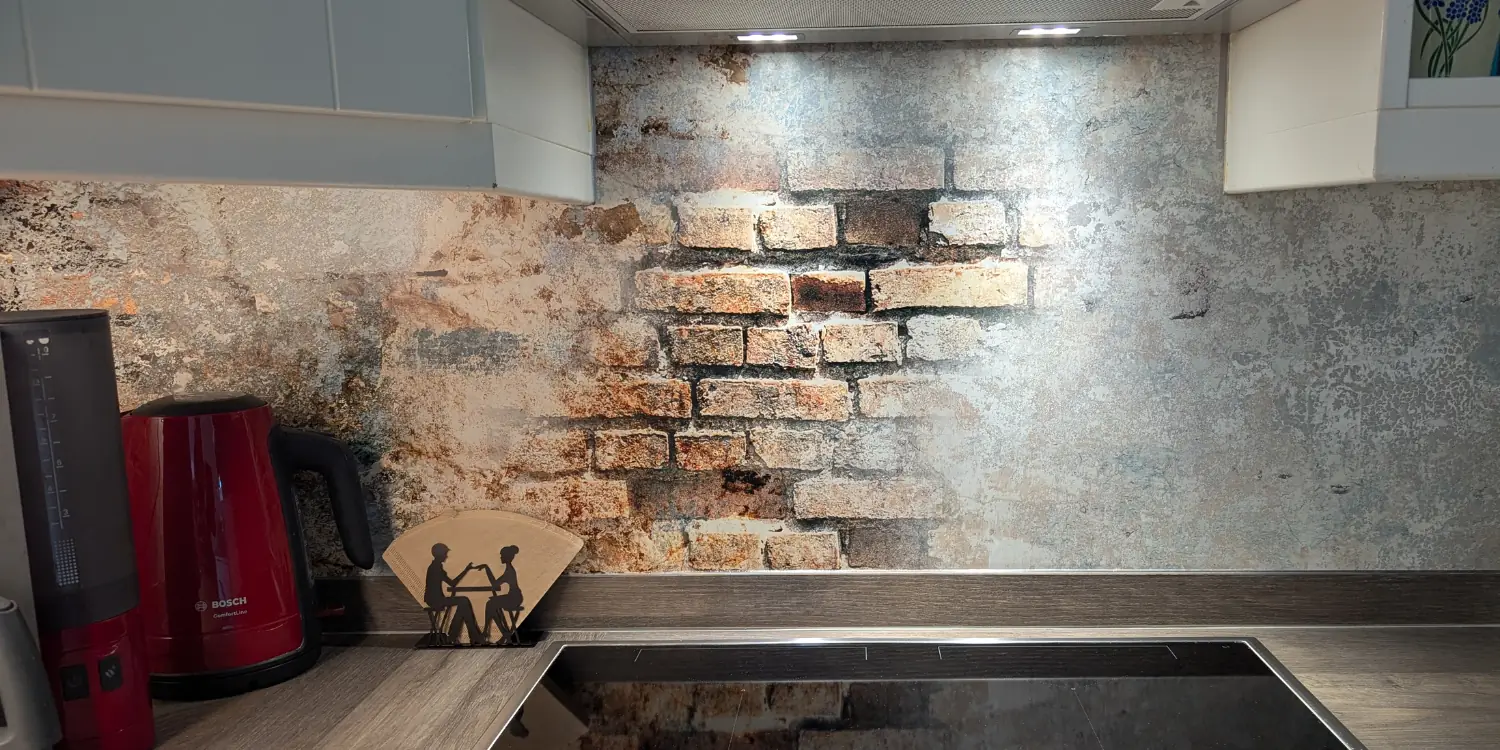 Keuken Achterwand van Rein en Willy met nieuwe spatwand van Designerwand