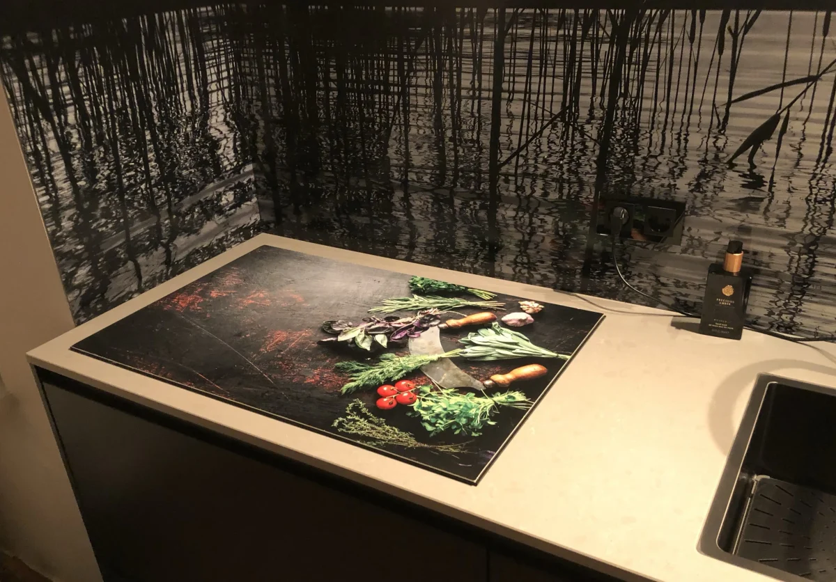 Protège-plaque à induction avec photo personnalisée