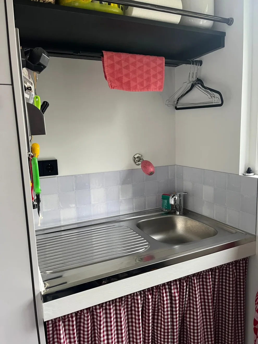 Antieke Tegel Achterwand, White Lilac in de keuken van een klant