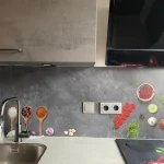 Keuken achterwand – Spices and Herbs Slates in de keuken van een klant