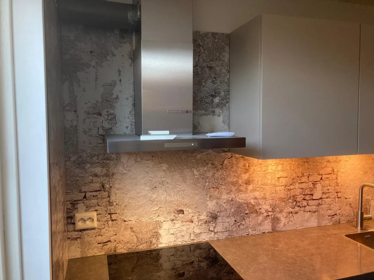 Brick & Concrete, DW7375 in a customer's kitchen
