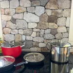 Stenen, Spatwand, DW8620 in de keuken van een klant
