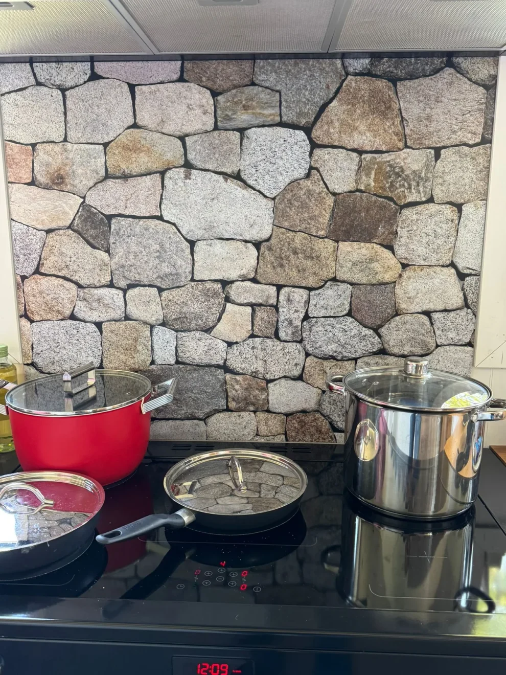 Stenen, Spatwand, DW8620 in de keuken van een klant
