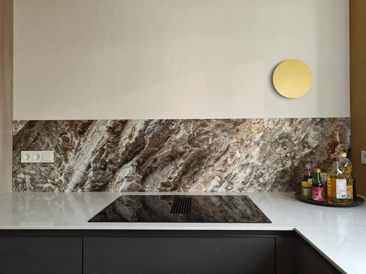 Stenen, Spatwand, DW8623 in de keuken van een klant