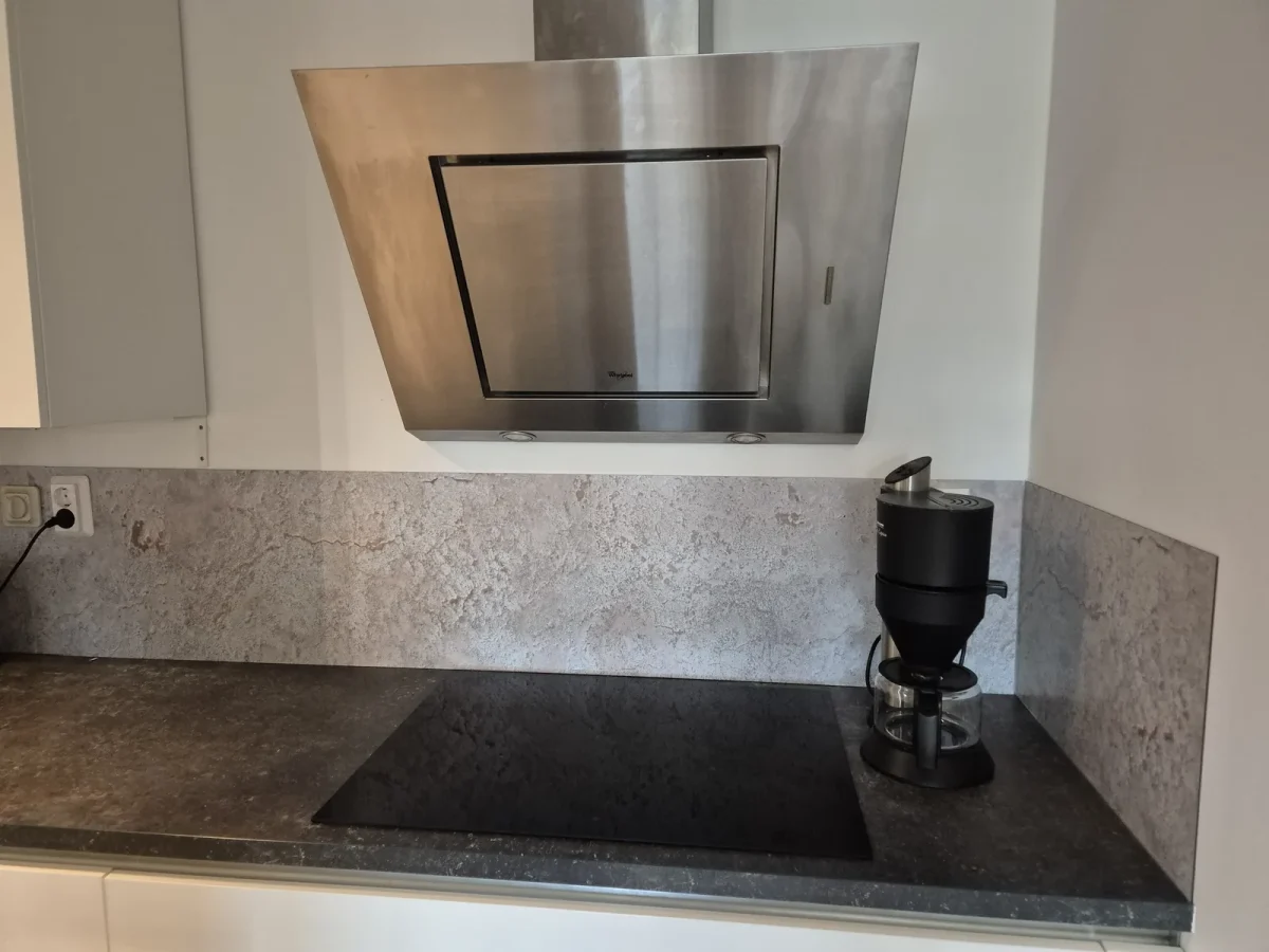 Stenen, Spatwand, DW8624 in de keuken van een klant