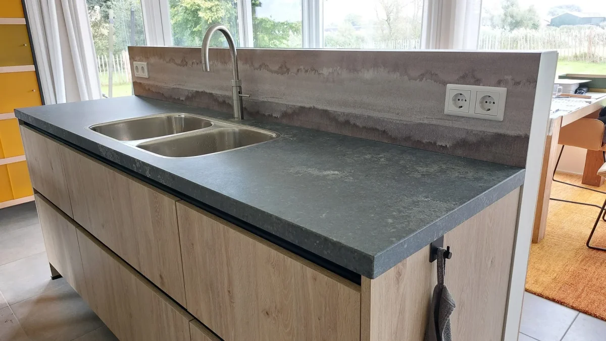 Esbjerg Behang, Dover in de keuken van een klant