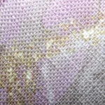 Gros plan du tissu imprimé d’un coussin décoratif